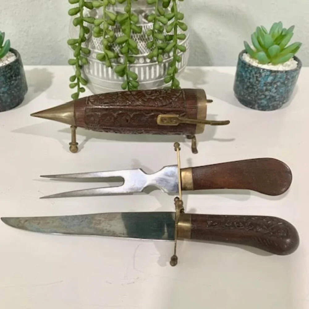 VINTAGE HAND CRAFTED INDIA CARVING SET